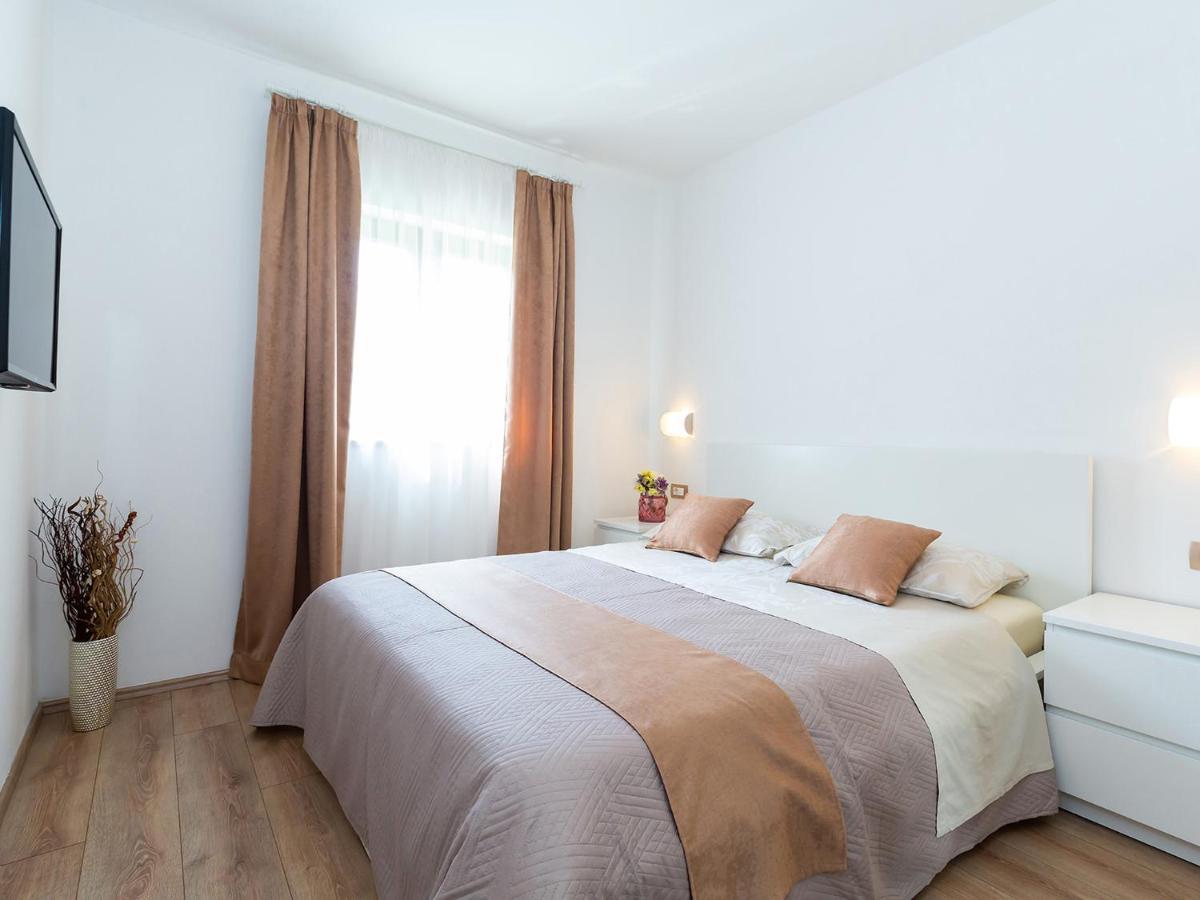 Villa Gioia Apartment With Terrace 波雷奇 外观 照片