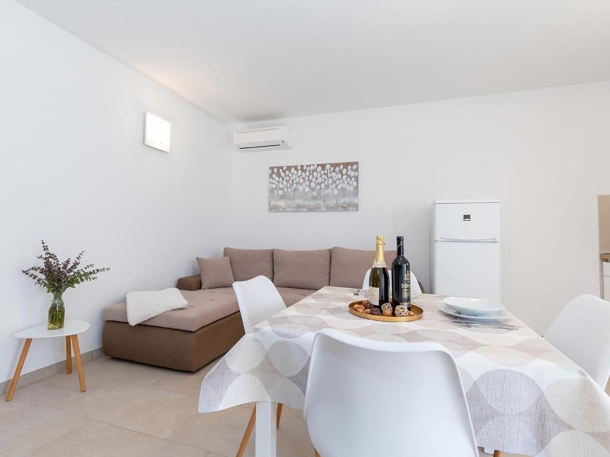 Villa Gioia Apartment With Terrace 波雷奇 外观 照片